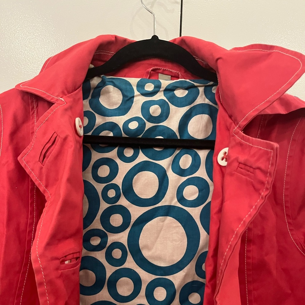 Pink Boden raincoat with detachable hood and buttons - Picture 5 of 7
